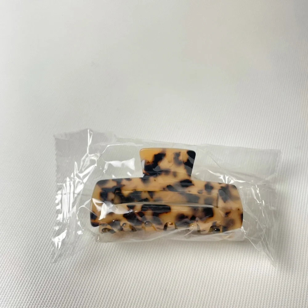 NIP Acrylic Hair Clip - 3.4”